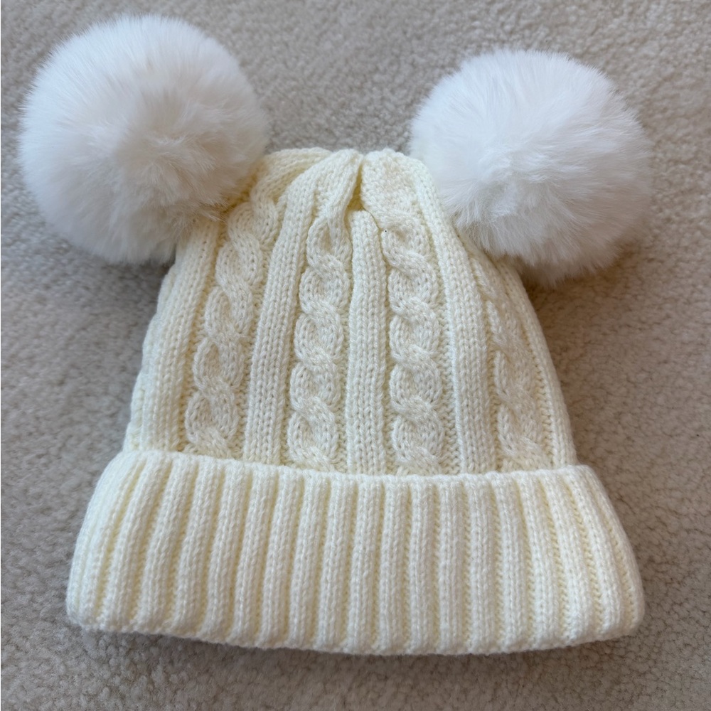 BNWOT Mini Boden Cozy White Cream Knit Pom-Pom Hat for Kids